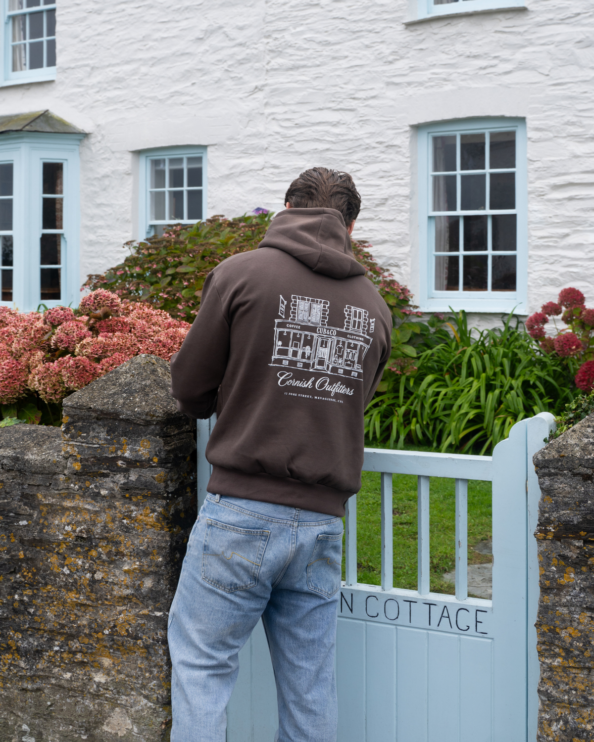 Cubs Cafe Hoodie – Brown