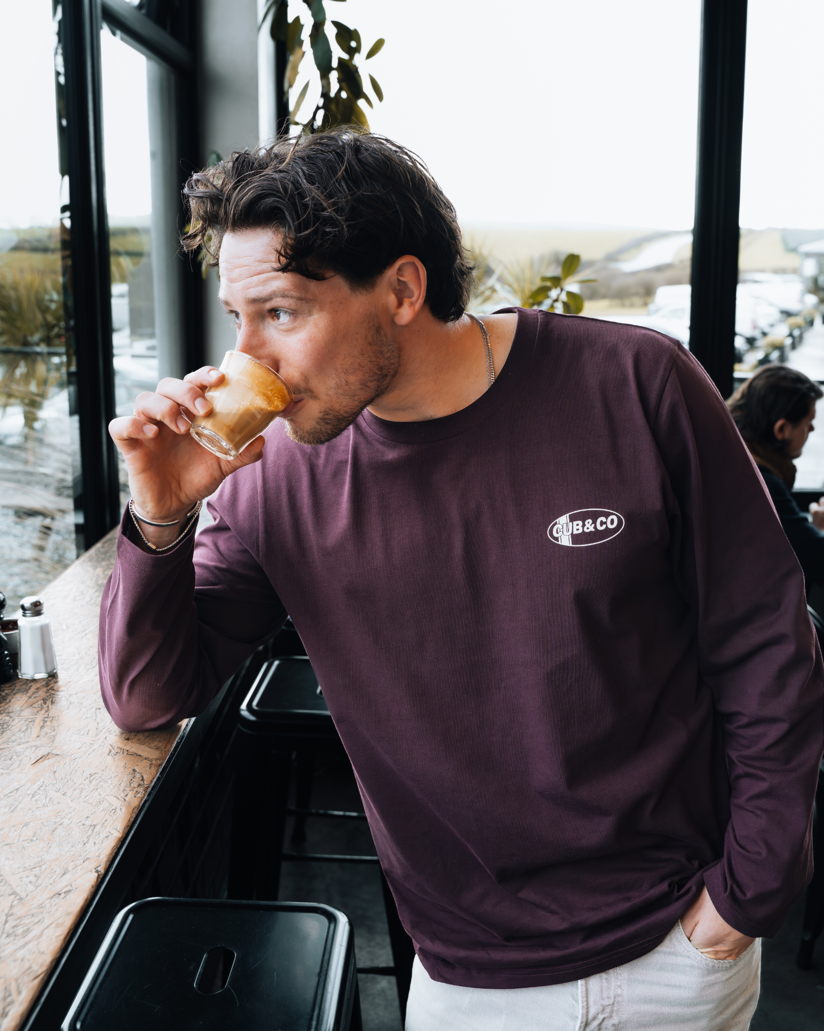 Oval Long Sleeve T-Shirt - Vino