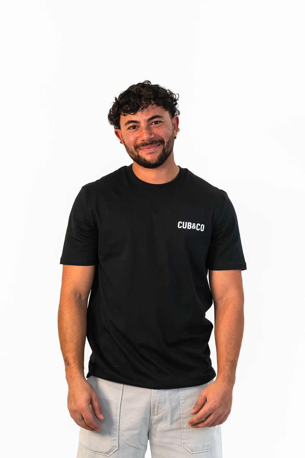 Outfitters T-Shirt - Black