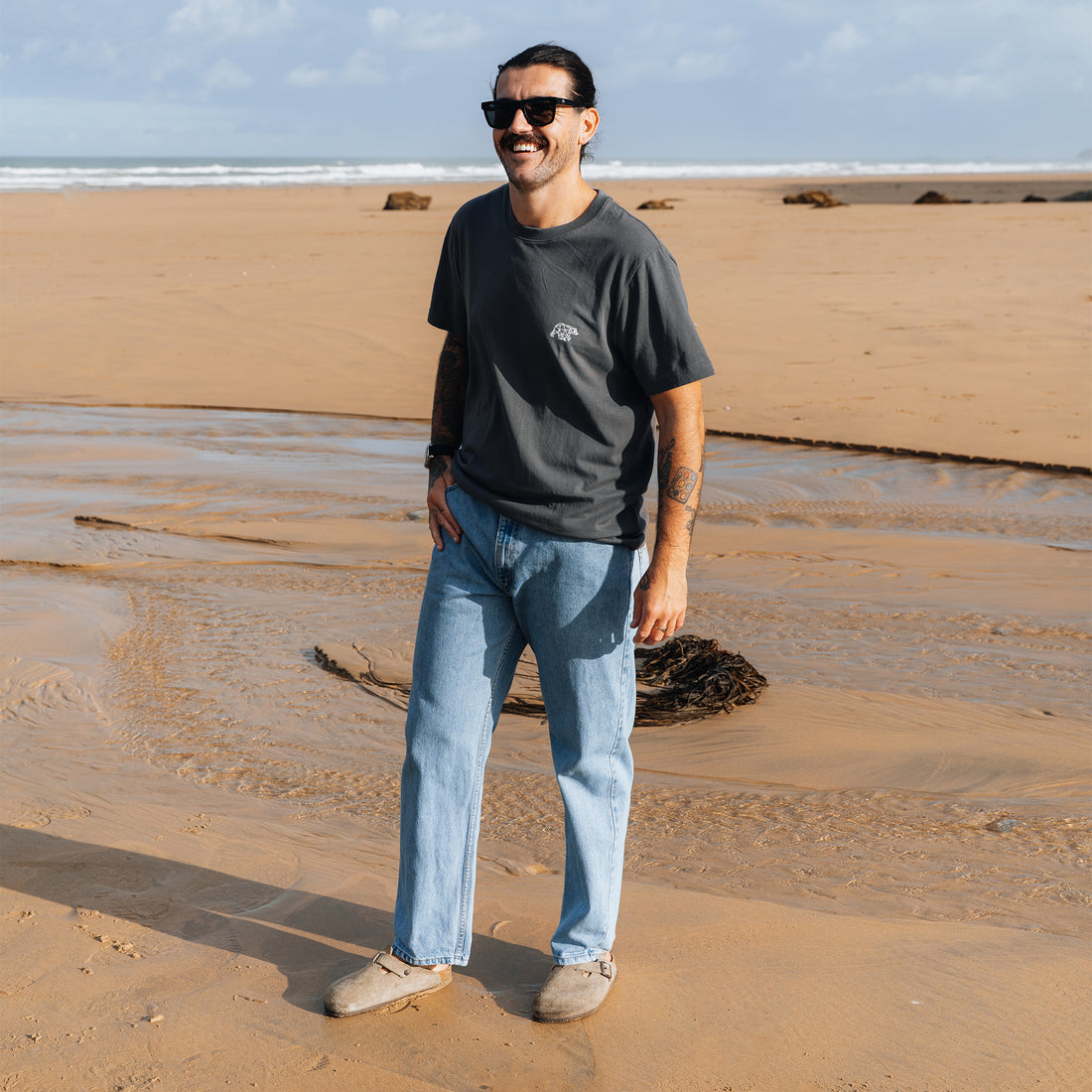 Explore Premium Midweight T-Shirt - Slate Grey